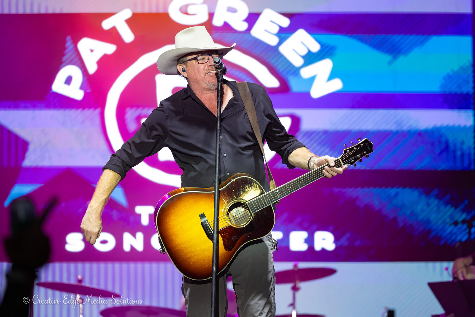 Pat Green performing live